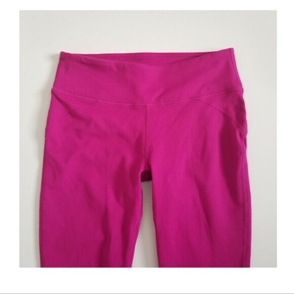 Fabletics Women’s Magenta Crop Leggings. - Picture 2 of 3